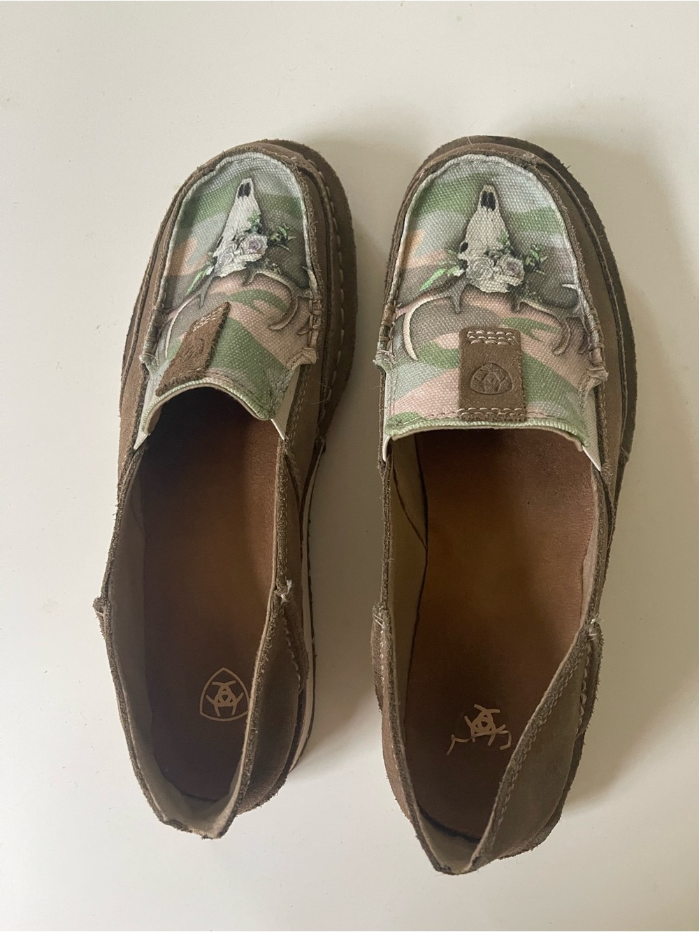 Ariat Brown Moccasins with Skull Head Graphic motif